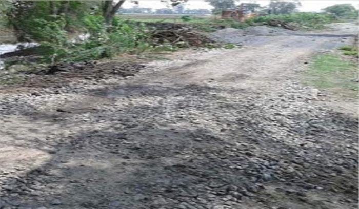 झांसी : केन्द्र सरकार की महत्वाकांक्षी परियोजना को मुंह चिढा रहा है मंडोरा गांव झांसी : केन्द्र सरकार की महत्वाकांक्षी परियोजना को मुंह चिढा रहा है मंडोरा गांव