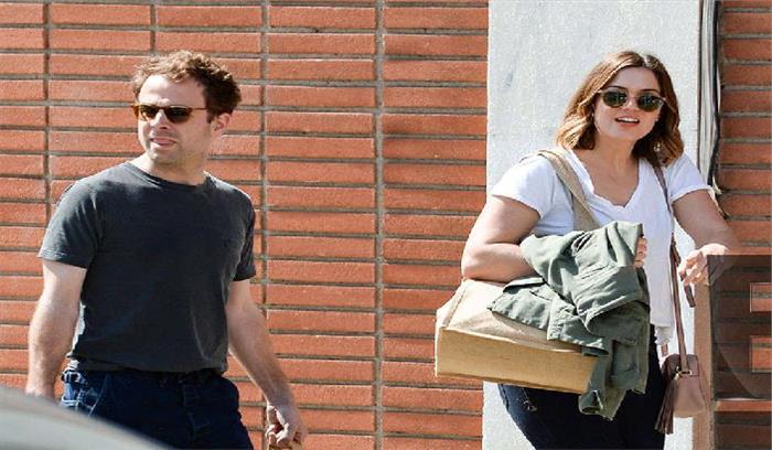 टेलर गोल्डस्मिथ से मैंडी मूर ने की सगाई