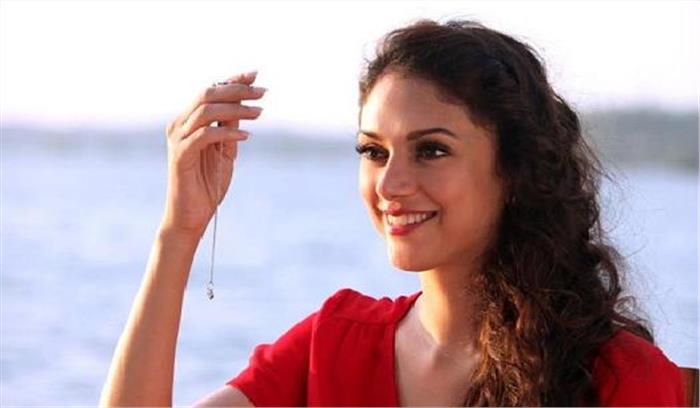 मणिरत्नम के साथ काम का अनुभव बेहतरीन : अदिति