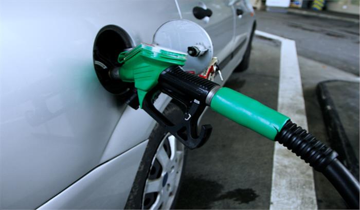 तेल टैंकर मालिकों की हड़ताल के कारण मणिपुर में  ईंधन की कमी