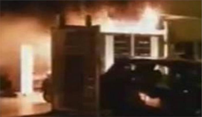 मणिपुर के मोरेह में दस घर जलकर खाक