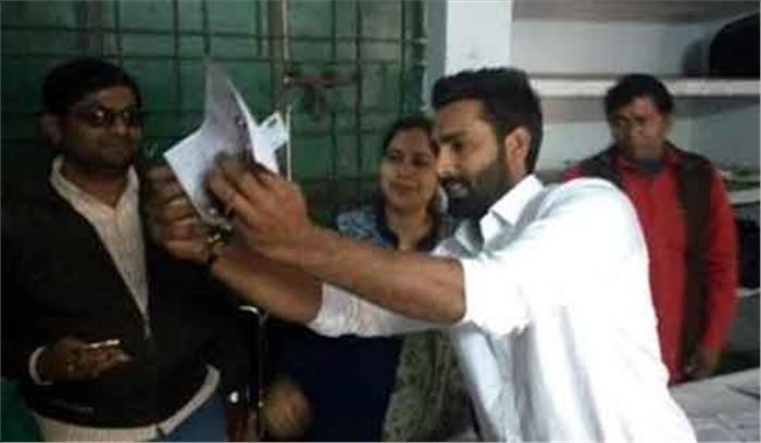 मुंबई से मत डालने शहर पहुंचे मनवीर