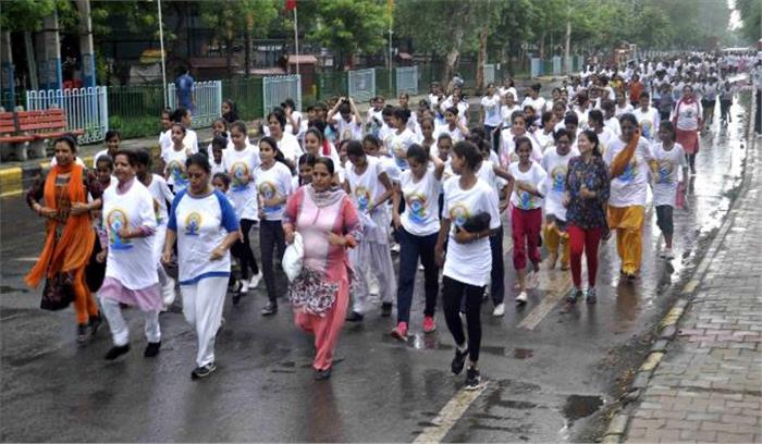 मैराथन दौड़ में लिया चार हजार लोगों ने भाग