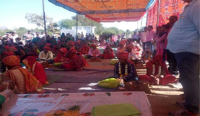 विवाह बंधन में बंधे 25 जोड़े