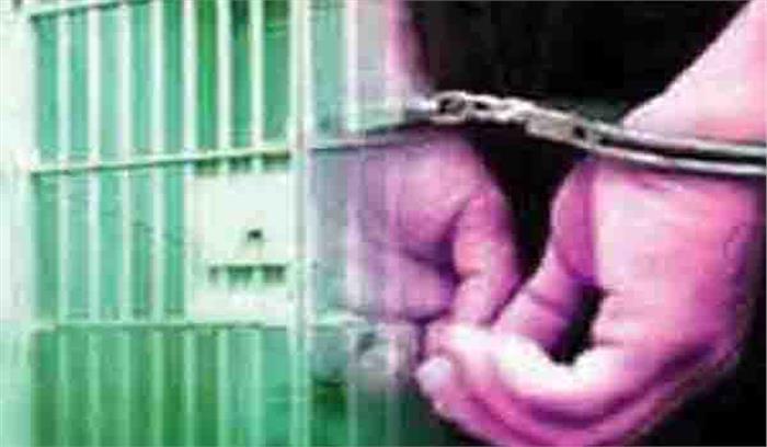 11 लाख की चोरी का भंडाफोड़