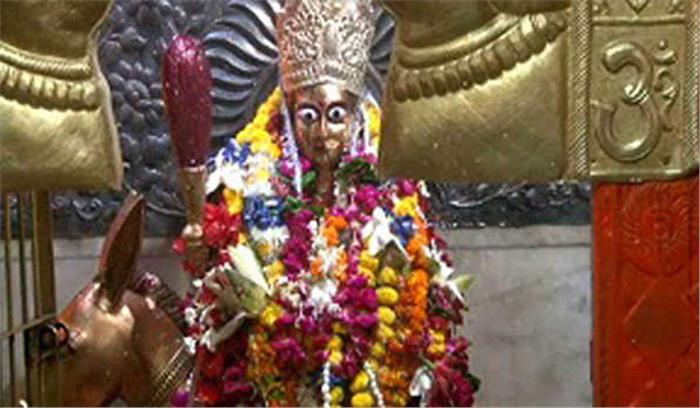 कौशाम्बी :धाम कड़ा में हजारों श्रद्धालु माँ शीतला के दरबार में टेक रहे है माथा