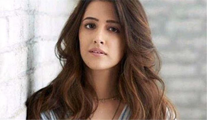 कृति सैनन की बहन करेगी बॉलीवुड में डेब्यू