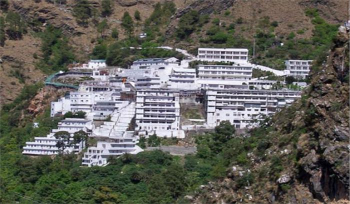 वैष्णो देवी में अभी भी मंडरा रहा है खतरा एक करोड़ श्रद्धालुओं पर पत्थरों के गिरने का,बस 7 किमी का इलाका बचा है वैष्णो देवी यात्रा मार्ग में शेड डालने का