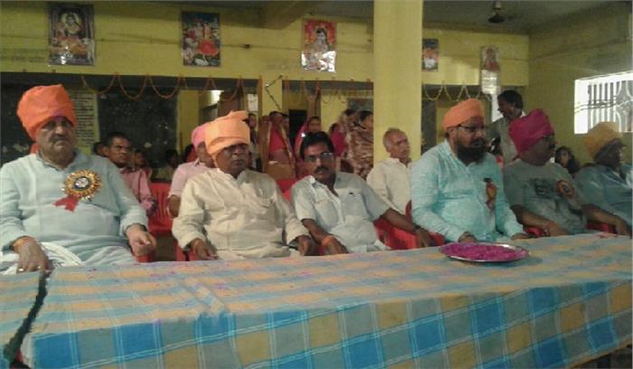 मातर मड़ई में शामिल हुए विधायक धनेन्द्र