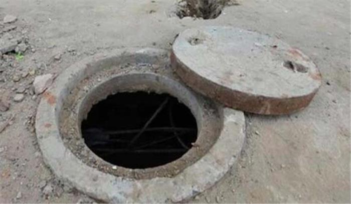 मथुरा में सीवर टैंक की सफाई के दौरान 2 लोगों की दम घुटने से मृत्यु मथुरा में सीवर टैंक की सफाई के दौरान 2 लोगों की दम घुटने से मृत्यु