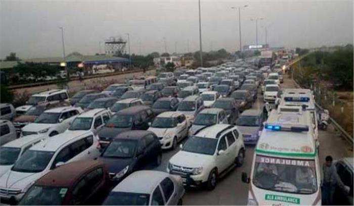 टोल फ्री हुआ यमुना एक्सप्रेस-वे, जेपी ग्रुप को लाखों का नुकसान 