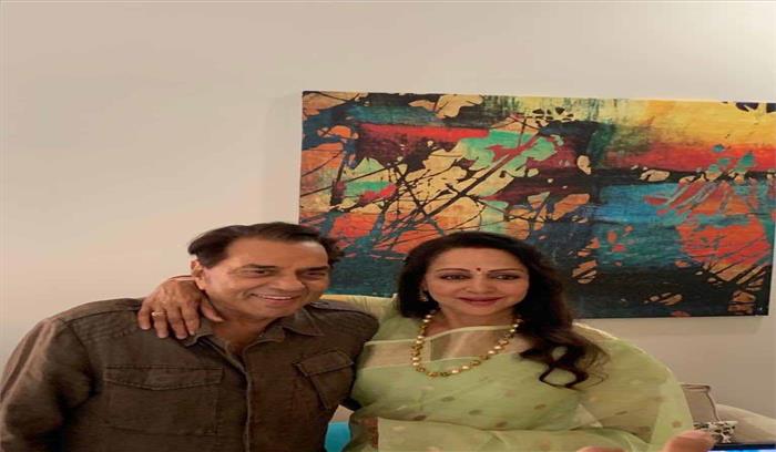 हेमा मालिनी ने लिए प्रचार करने मथुरा पहुंचे धर्मेंद्र