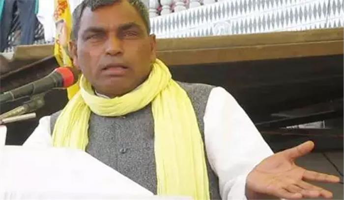 ओमप्रकाश राजभर के बिगड़े बोल, कहा भाजपा नेताओं को दस-दस जूते मारो