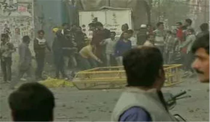 पूर्वी दिल्ली के मौजपुर-बाबरपुर इलाके में पथराव