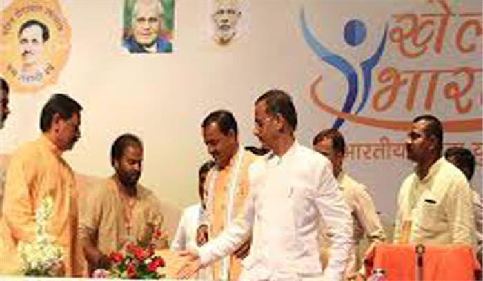 मौर्य और शर्मा के बीच कुर्सी को लेकर दिखी खींचतान