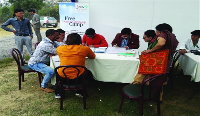 नि:शुल्क जांच शिविर में लोगों को कैंसर के प्रति किया जागरुक