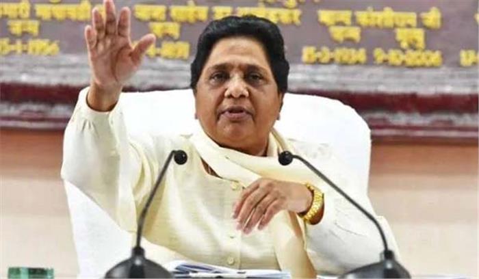 माया-राज का रहा दस्तूर : पहले नौकरी लो, तब डिग्री दिखाओ