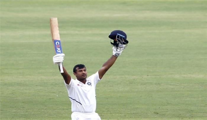 पुणे टेस्ट :मयंक अग्रवाल का शतक, पहला दिन भारत के नाम 