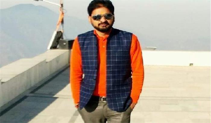 मीडियाकर्मी ने मंदिर प्रांगण में फांसी लगाकर जान दी