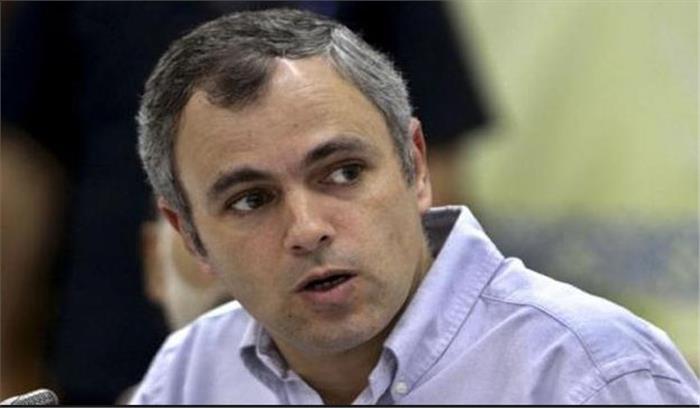 महबूबा नागरिकों की मौत की जिम्मेदारी लें : उमर