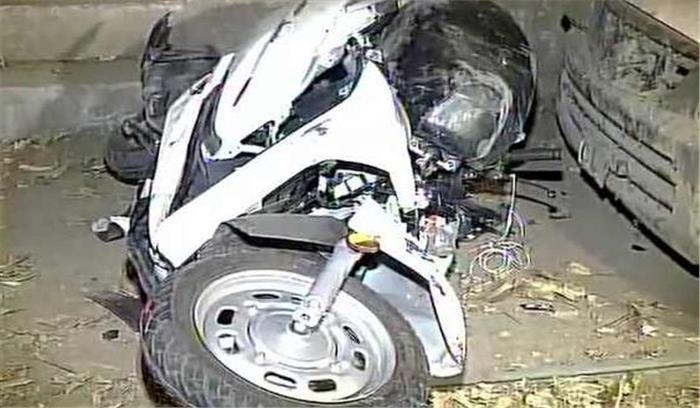 दिल्ली में मर्सिडीज ने 17 वर्षीय किशोर को रौंदा