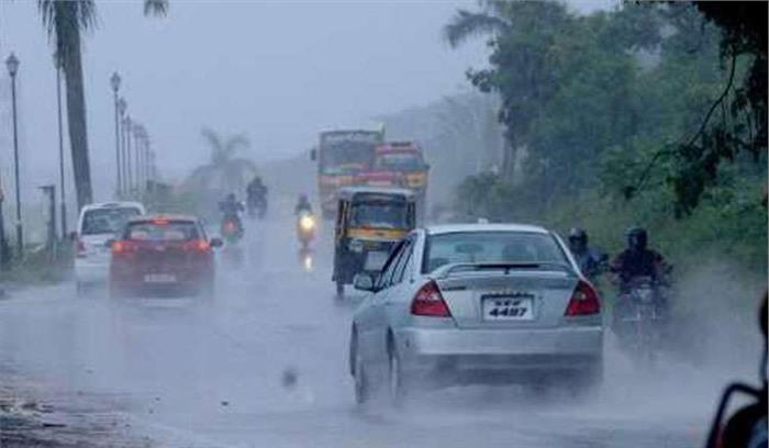 केरल में मानसून ने दी दस्तक, कई इलाकों में भारी बारिश केरल में मानसून ने दी दस्तक, कई इलाकों में भारी बारिश