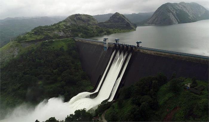 केरल पर एकबार फिर मंडराया चक्रवाती तूफान का खतरा,रेड अलर्ट जारी