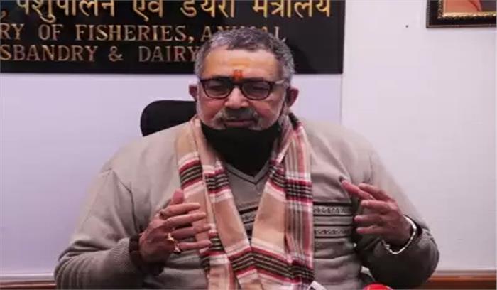 बिना कागज वाली कार्यप्रणाली हासिल करने के लिए प्रौद्योगिकी पर जोर दें : गिरिराज सिंह