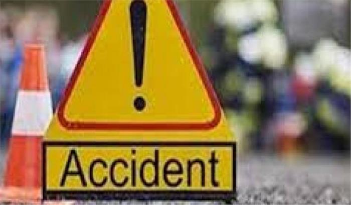 मेक्सिको में सड़क दुर्घटना में 11 लोगों की मौत मेक्सिको में सड़क दुर्घटना में 11 लोगों की मौत