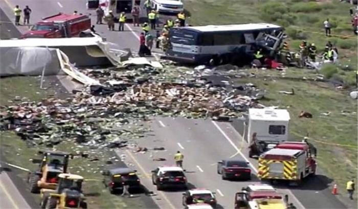 मेक्सिको : बस दुर्घटना में 21 की मौत, 2 शव बरामद