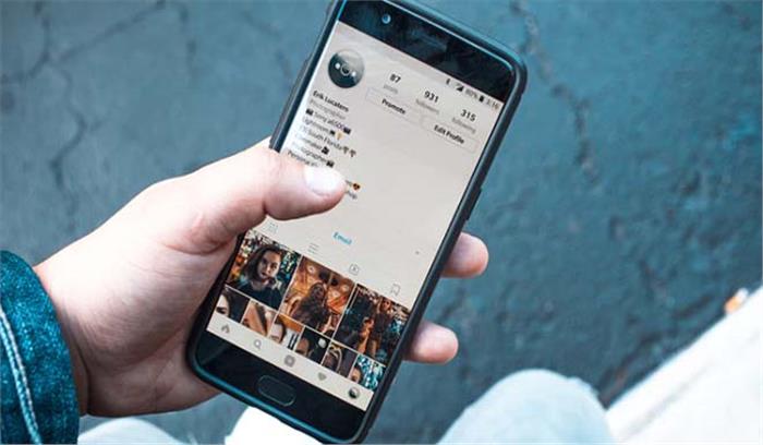 फोन पर वक्त बिताना मानसिक स्वास्थ्य के लिए उतना भी बुरा नहीं फोन पर वक्त बिताना मानसिक स्वास्थ्य के लिए उतना भी बुरा नहीं