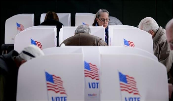 अमेरिका में  मध्यावधि चुनाव की दौड़ में कांटे की टक्कर