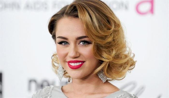 माइली सायरस का नया गीत हुआ लांच