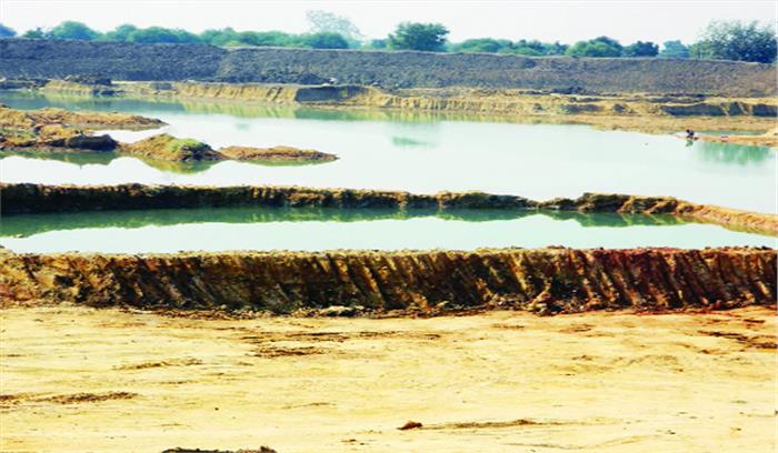 बंद पड़ी खदानें ले रही हैं जान