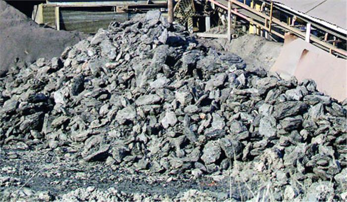 खनिज विभाग के बिना पुलिस की छापामारी!