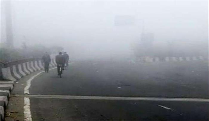बिहार में कई क्षेत्रों में कोहरा छाया, तापमान में गिरावट