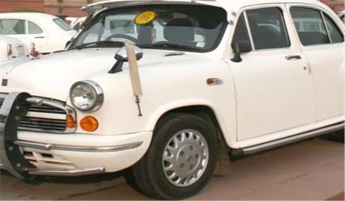 मंत्री डॉ  गोविंद सिंह ने अपने सरकारी वाहन का उपयोग बंद किया