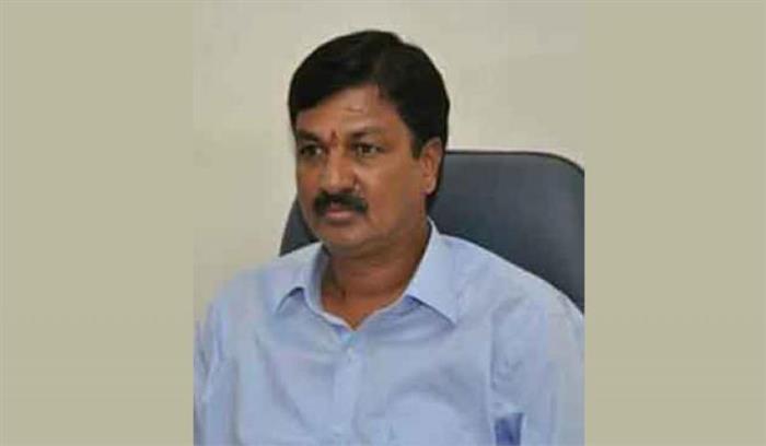 कर्नाटक के मंत्री जारकीहोली ने भाजपा के डिनर में शामिल होकर दिया सरप्राइज