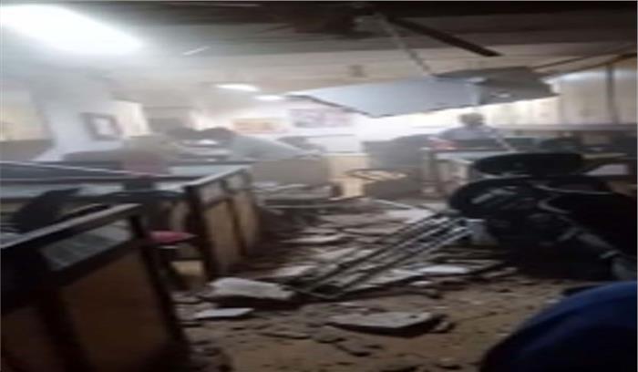 नॉर्थ ब्लॉक में छत का एक हिस्सा ध्वस्त