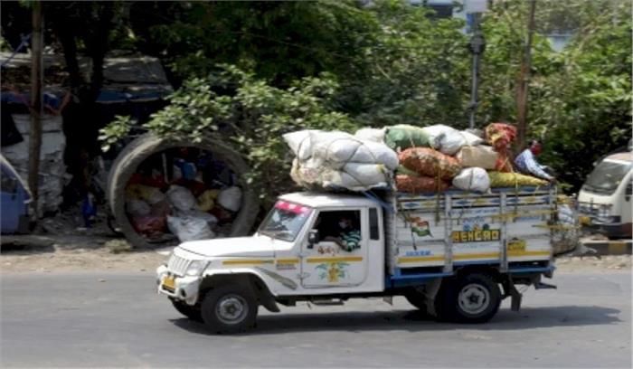 सड़क परिवहन मंत्रालय ने लोगों से कहा, ट्रक और लॉरी चालकों का सम्मान करें