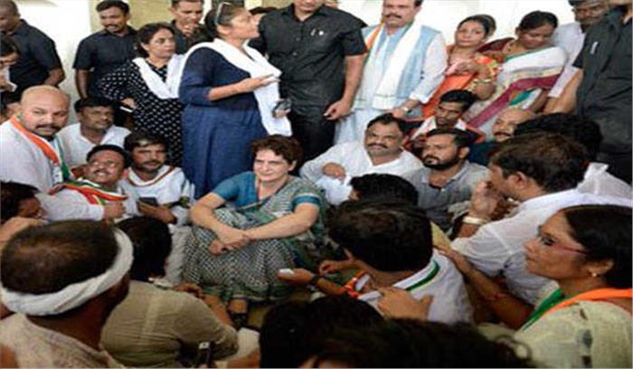 सोनभद्र मामला: प्रियंका का ‘हठ योग’, योगी सरकार भी अड़ी