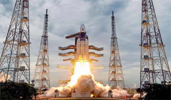 मंगलवार को चंद्रमा की कक्षा में पहुँच जायेगा चंद्रयान