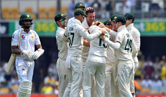 ब्रिस्बेन टेस्ट : ऑस्ट्रेलिया ने पाकिस्तान को 240 पर समेटा