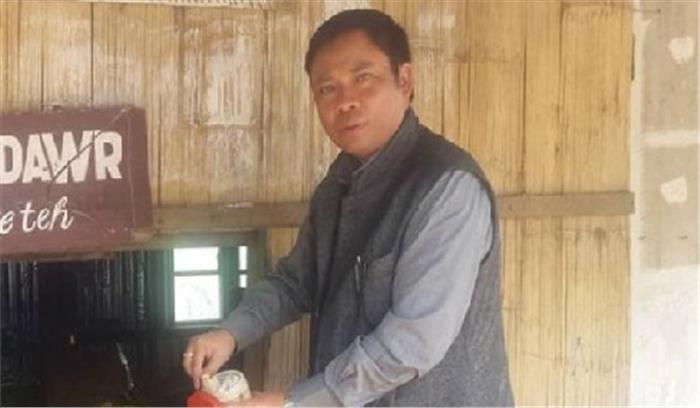 मिजोरम : बी डी चकमा ने दिया इस्तीफा मिजोरम : बी डी चकमा ने दिया इस्तीफा