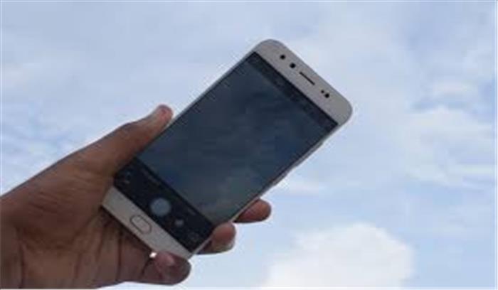 मोबाइल फोन सेवा के टैरिफ बढ़ने की संभावना क्षीण मोबाइल फोन सेवा के टैरिफ बढ़ने की संभावना क्षीण