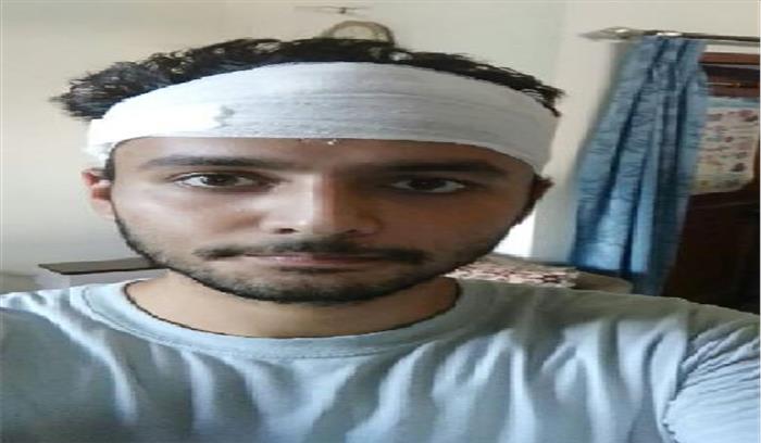 युवक से हथियार के बल मोबाइल लूटा