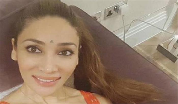 वाल्मीकि मामले पर राखी के समर्थन में सोफिया