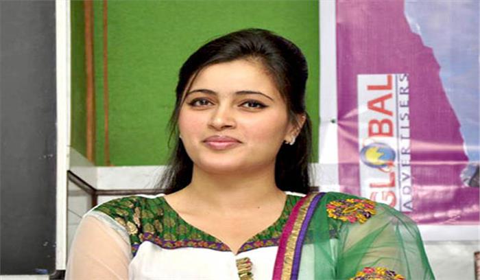 अभिनेत्री से सासंद बनी नवनीत कौर राणा