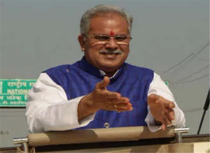 मोदी ने ब्रांडिंग के लिए सफाईकर्मियों के पांव धोए : भूपेश