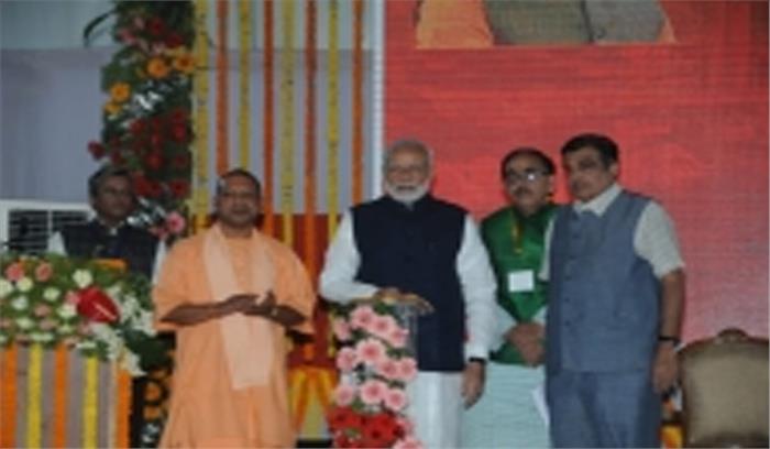 मोदी ने वाराणसी पोर्ट का किया उद्घाटन, मालवाहक जहाज की अगवानी